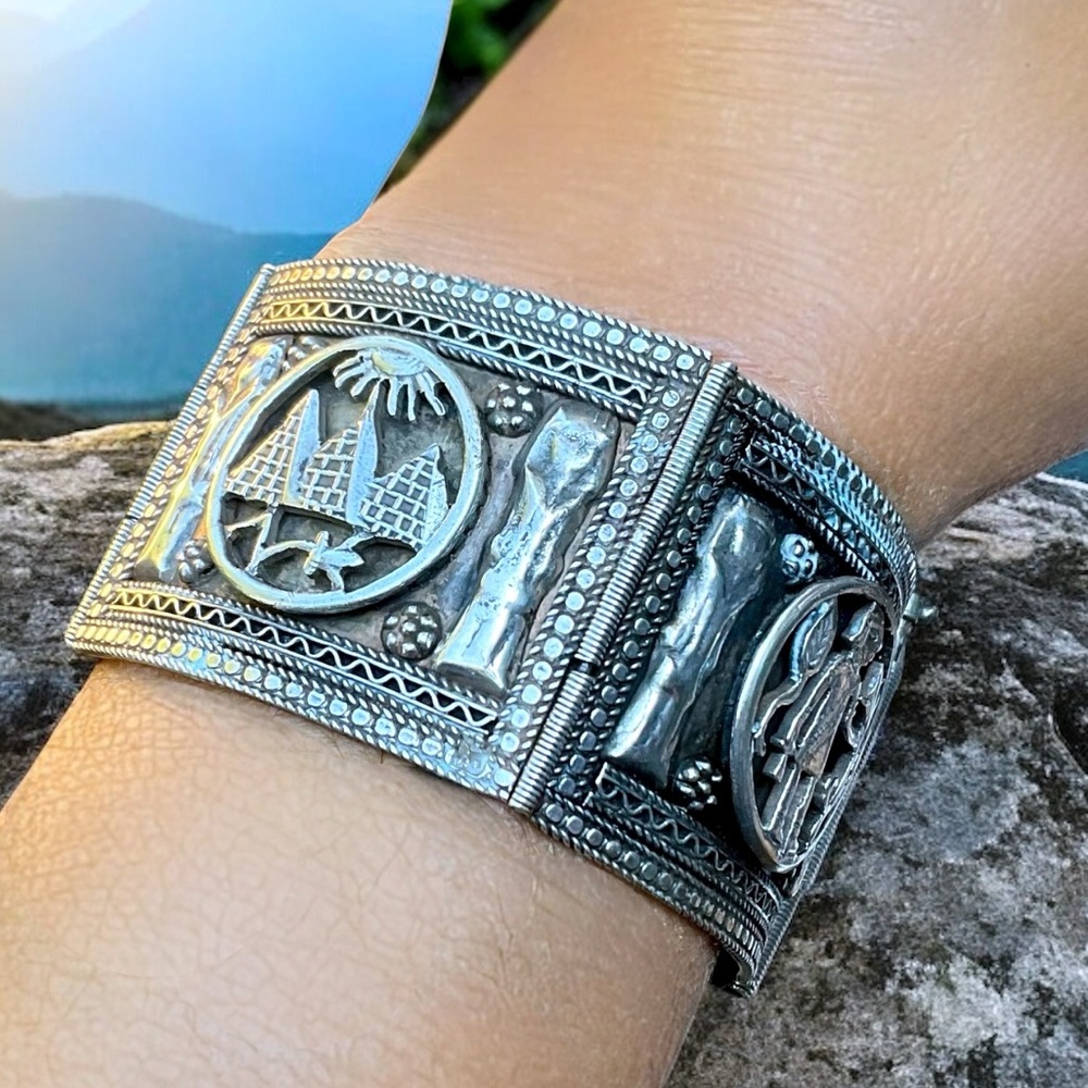 🌺Antique Sterling Egyptian Panel Bracelet-64 grams